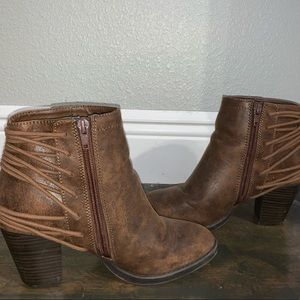 Heeled booties